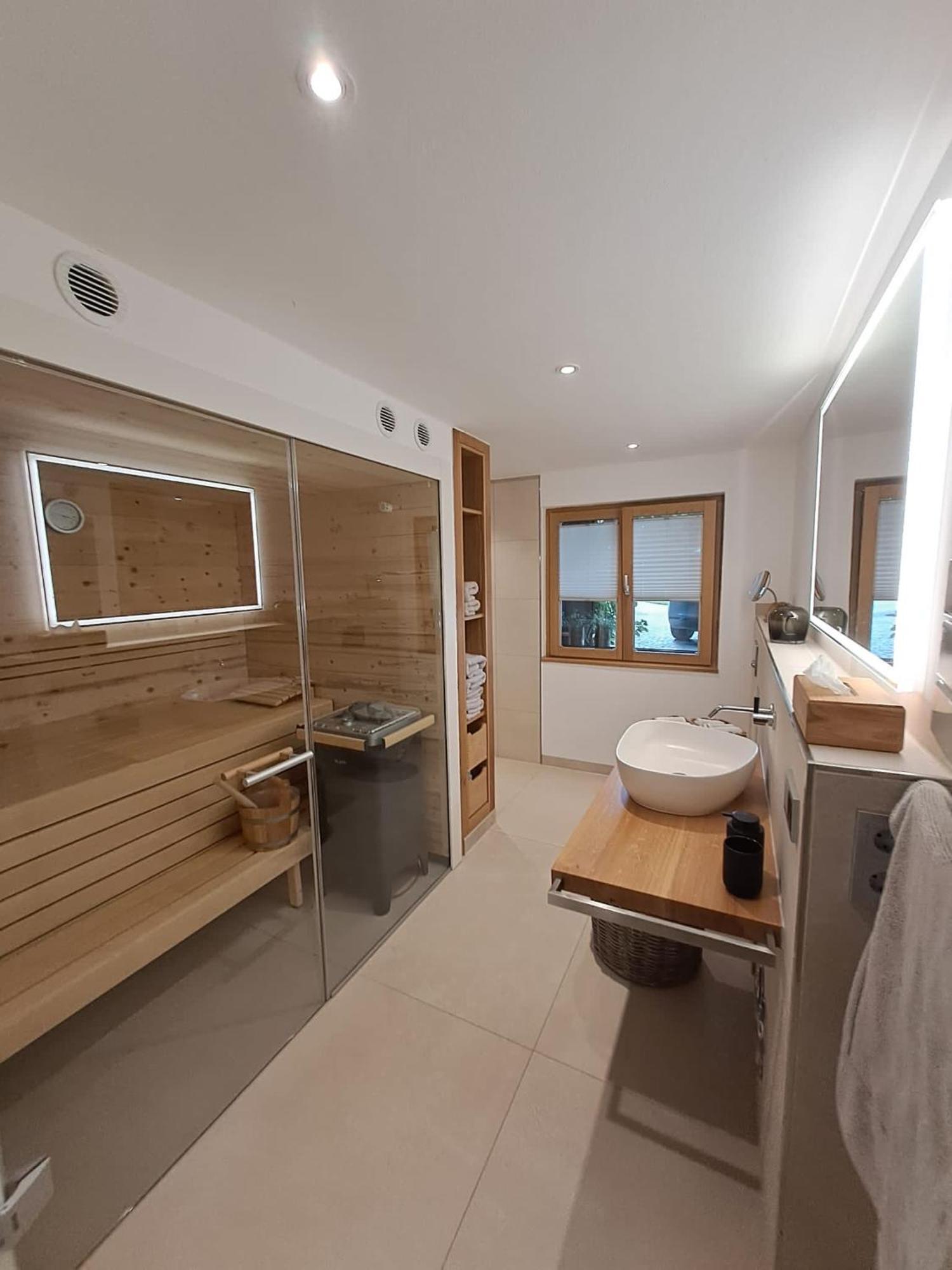 Kleine Schwarzwaldlodge เอฟริงเกน-เคียร์เชน ภายนอก รูปภาพ